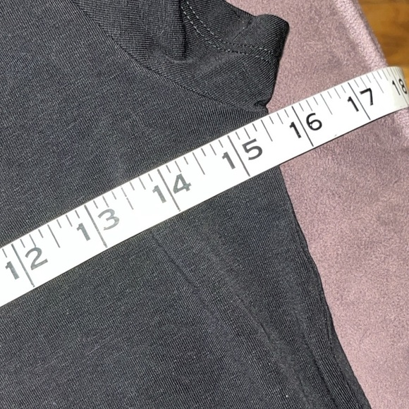 NEW Guess Rhinestone Embellished Short Sleeve Logo Tee in Black sze S - Picture 7 of 12